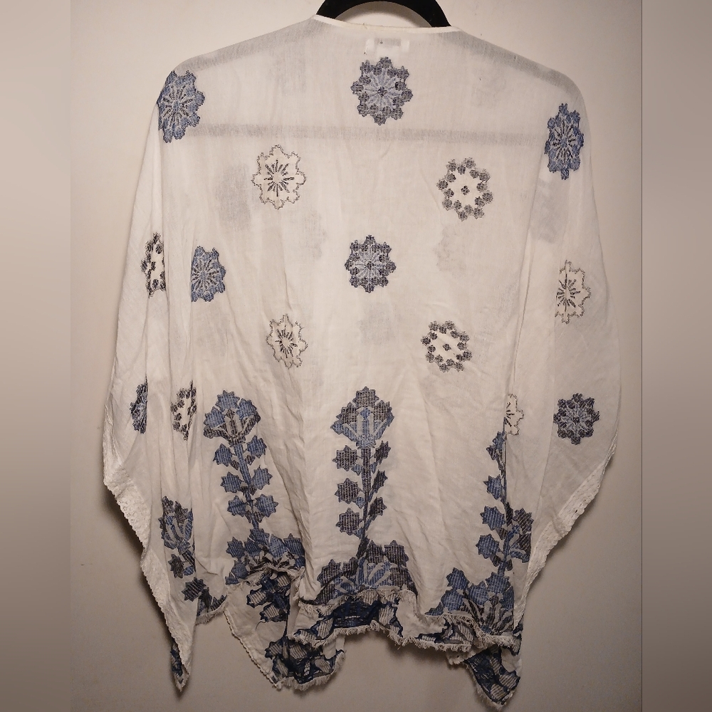 J. Jill White 100% Cotton Kimono with Blue Embroidery - Picture 3 of 4